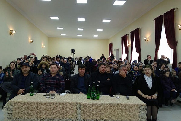 В сельском доме культуры с.Зубутли-Миатли состоялся концерт творческих коллективов Казбековского и Кизилюртовского районов. 