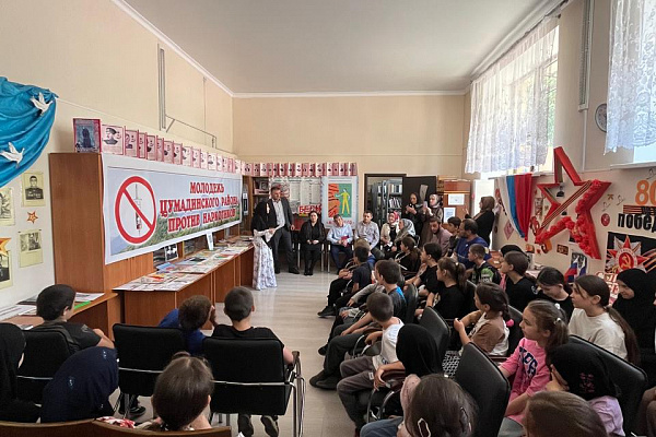 Республиканская выставка "Мой выбор" продолжает просветительскую миссию в районах Дагестана