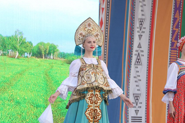 Яркий и колоритный Праздник «Поэзия народного костюма» прошёл в Махачкале 