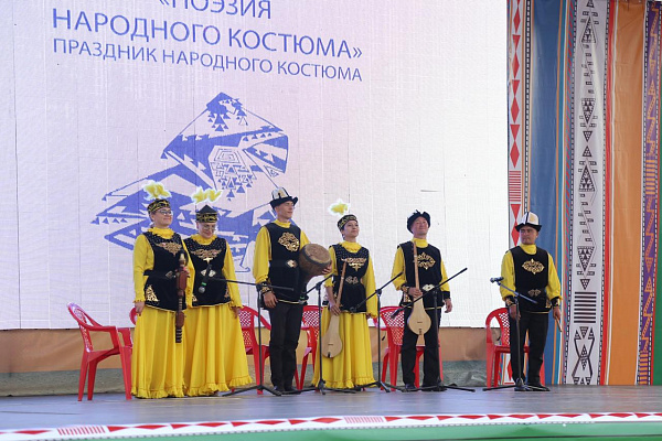 Яркий и колоритный Праздник «Поэзия народного костюма» прошёл в Махачкале 