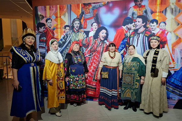 Кайтагские мастерицы представили Республику Дагестан на торжественной презентации акции «Вышитая карта России» в Москве