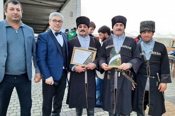 Ансамбль зурначей «Веселые зурначи» Дахадаевского района принял участие в первом международном фестивале-конкурсе этнической музыки «Золотая зурна»