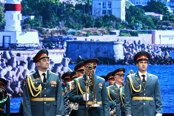 В Махачкале состоялся праздничный концерт-акция "Россия, Крым, Севастополь"