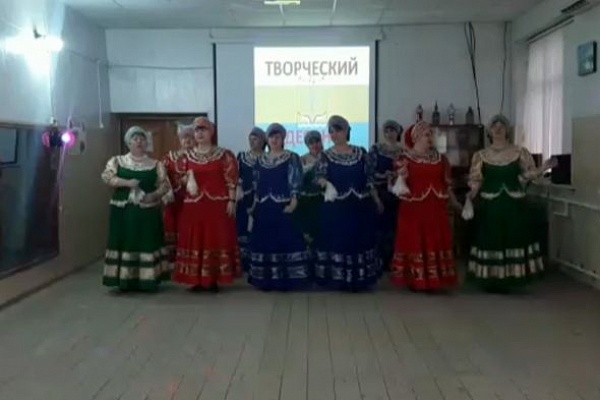 В рамках проекта Министерства культуры, Республиканского дома народного творчества «Творческий десант» выступили артисты Тарумовского района