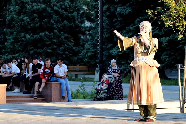 14 июня, в рамках «Праздника выходного дня», продолжил свою работу Республиканский фестиваль «Родники Дагестана»