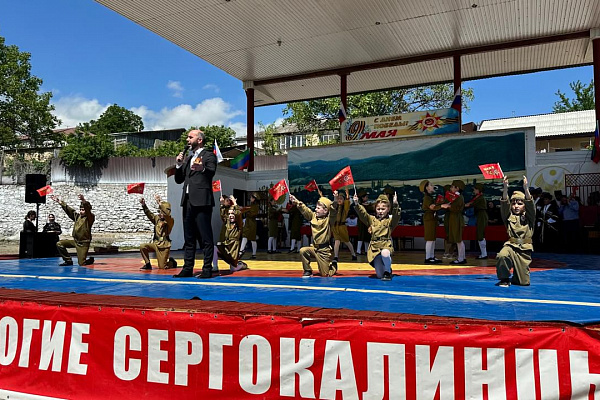 Флешмоб-акция «За наших!», организованная Республиканским домом народного творчества