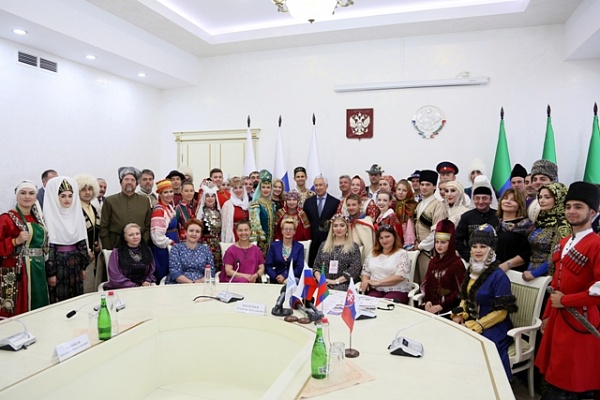 Участники международного фестиваля «Горцы» встретились с главой Дагестана Владимиром Васильевым