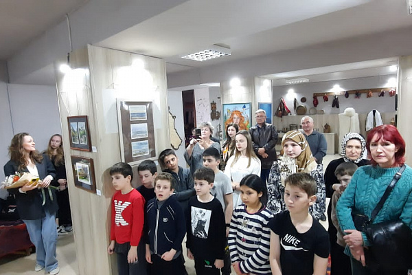 Состоялось открытие персональной выставки «Мир красок» Алии Алямовой