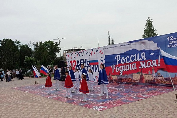 11 июня, в рамках празднования Дня России в г. Хасавюрте состоялся фестиваль народного творчества «Россия-Родина моя!»