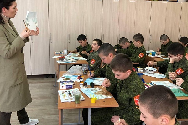 Республиканский Дом народного творчества организовал мастер-класс по изобразительному искусству в 1-ом Дагестанском кадетском корпусе им. генерала-полковника Г.Н. Трошева