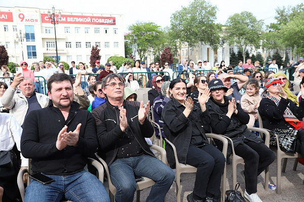На центральной площади города Махачкала состоялся гала-концерт «Мы за Победу!»