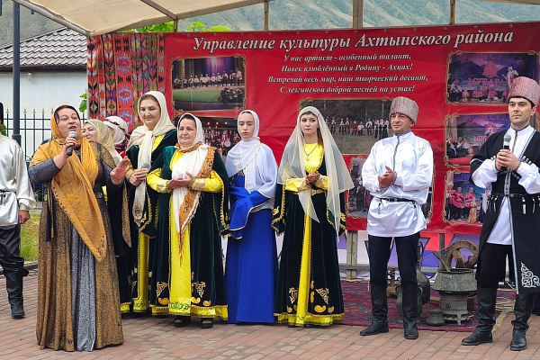 Учреждения культуры Республики Дагестан приняли участие в республиканском флешмобе, посвященном Единому дню фольклора. 