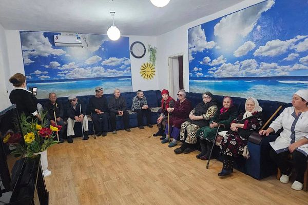 Республиканский дом народного творчества провел флешмобы к Международному дню пожилого человека и Международному дню музыки