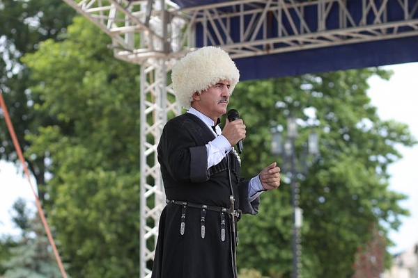 В День России на площади им. Ленина прошёл Фестиваль любительских творческих коллективов «Голоса России»