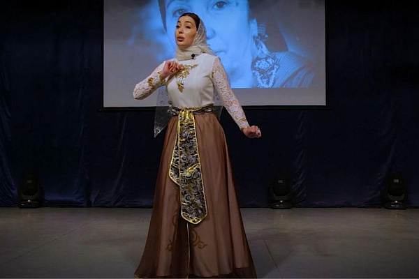 Состоялся марафон чтецов, посвященный 90-летию со дня рождения народной поэтессы РД Фазу Алиевой