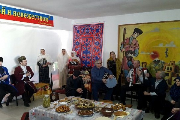В Казбековском районе представили старинный свадебный обряд