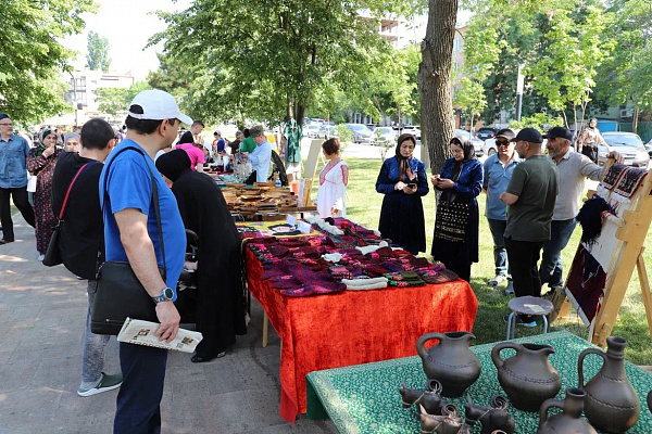 В рамках Международного фестиваля фольклора и традиционной культуры «Горцы» на бульваре им. С. Стальского состоялась инклюзивная площадка  «Мы вместе»