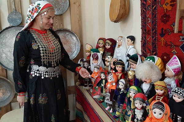 В рамках XIX Международного фестиваля фольклора и традиционной культуры «Горцы» в г.Каспийск на базе Центра традиционной культуры прошла выставка декоративно – прикладного искусства
