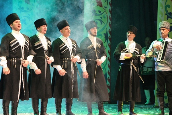 Гала-концерт «Россия – Родина моя» завершил фестивальный марафон «Каспий – берега дружбы» 