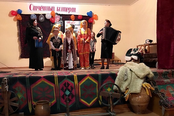 В сельских Домах культуры Сергокалинского района в рамках 90-летия района, продолжают проводиться мероприятия. Эстафету приняли работники  СДК села Мургук.