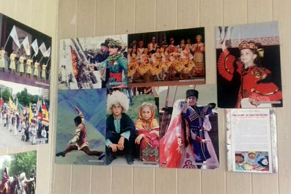 В Курахском районе прошла Республиканская передвижная фотовыставка «Мы за мир, за единство России»