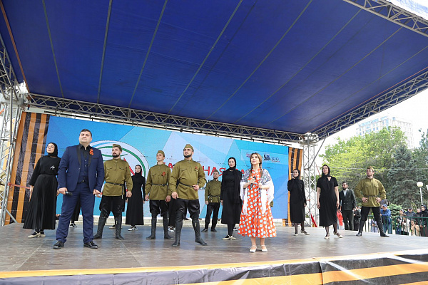 В Махачкале прошел Форум-фестиваль народных театров «Народная маска»