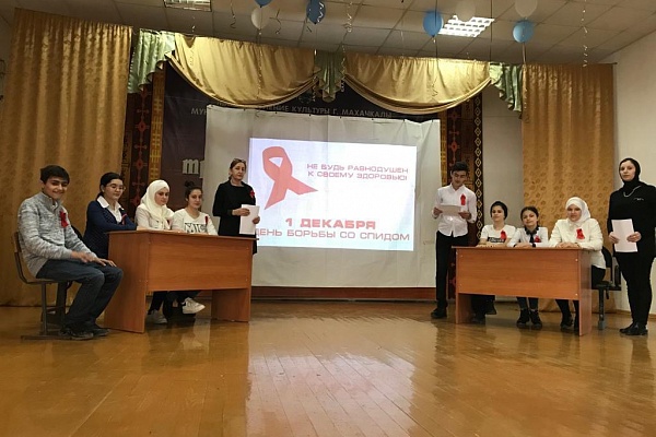 2 декабря в филиале Центра традиционной культуры с.Богатыревка для учащихся 8 класса общеобразовательной школы №43 провели беседу «Мы выбираем жизнь». 