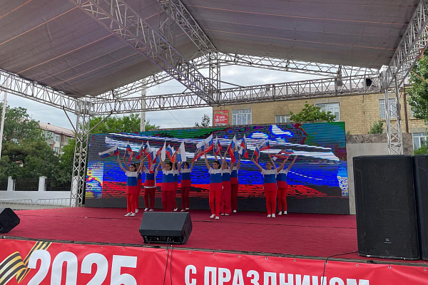 Город Каспийск сегодня встречал делегацию из Севастополя! 