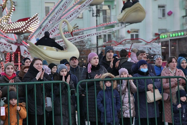 Республиканский фестиваль «Новогодние открытки», который стартовал  25 декабря, продолжает свою работу