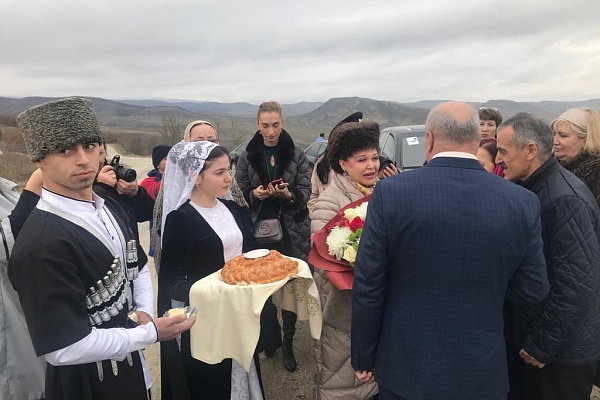 20 ноября в Сергокалинском районе прошло торжественное собрание актива района, посвященное предстоящему Дню матери и пятилетию движения «Матери России» в нашей республики.