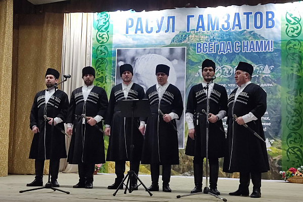 В учреждениях культуры прошли мероприятия, посвященные открытию Года 100-летия со дня рождения народного поэта Дагестана Расула Гамзатова
