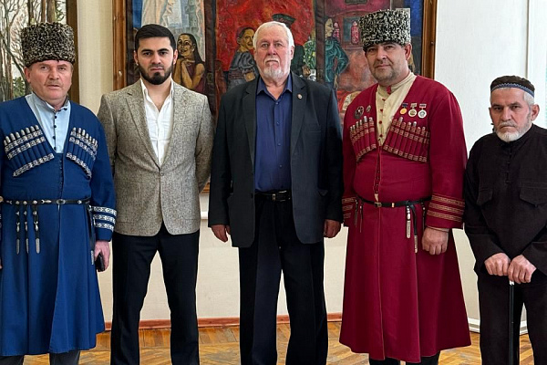 Cотрудник Республиканского дома народного творчества Магомедали Магомедалиев принял участие в российских проектах