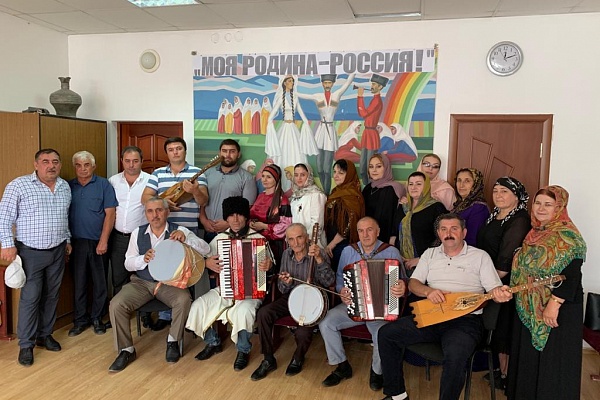 В рамках проекта Министерства культуры РД, Республиканского Дома народного творчества «Творческий десант» с программами выступили народный театр русской песни «Огонек» г.Дагестанские Огни; народный фольклорный ансамбль «Терекеме», ансамбль народных инстру