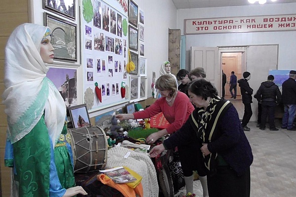 В Доме культуры села Ахты Ахтынского района прошёл районный этап фестиваля народного творчества «Россия – Родина моя.