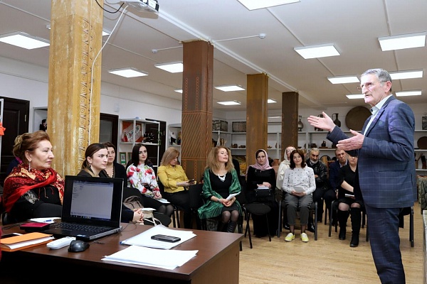 20 февраля в Республиканском Доме народного творчества МК РД состоялся мастер-класс по видеотворчеству «От идеи к фильму»