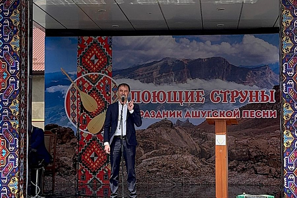 В селе Усухчай Докузпаринского района прошел Праздник ашугской песни «Поющие струны»