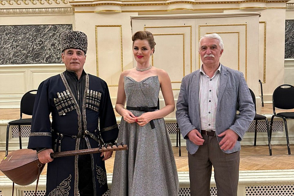 Ашуг Айдун Магамедов из Магарамкентского района принял учстие в  VIII Международном фестивале народной песни «Добровидение»
