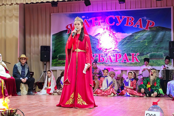 В рамках республиканск плана мероприятий Министерства культуры РД и Республиканского дома народного творчества в эти дни в районах республики проходят празднования, посвященные встрече весны.   В Ахтынском районе состоялся праздник Яран Сувар 