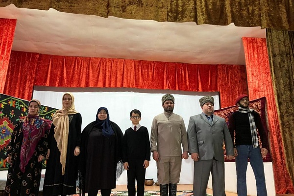 Народный театр с.Цияб-Ичичали выступил с мини-спектаклем «Однажды в Париже»