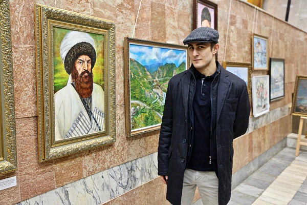 27 самодеятельных художников, 120 картин, месяцы кропотливой работы и вот сегодня состоялась самая большая фестиваль-выставка наивного изобразительного искусства «Мир талантов».