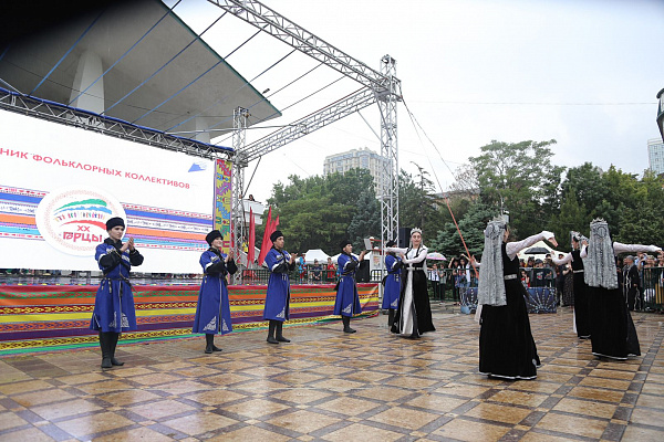 Праздник фольклорных коллективов прошел в Махачкале 