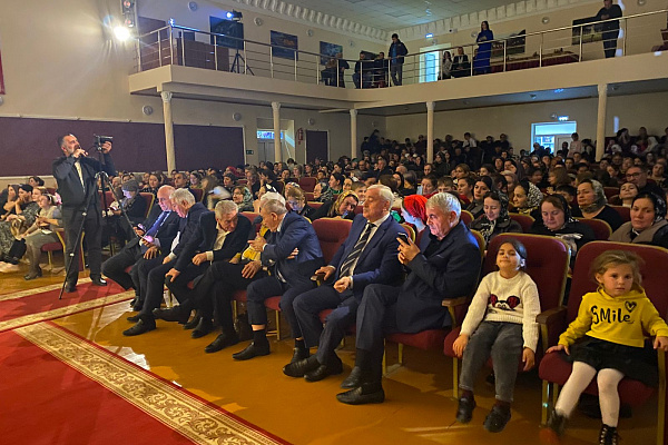 В Центре культуры с. Эндирей Хасавюртовского района состоялась премьера спектакля «Васият» (Завещание)