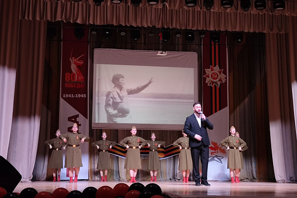 Флешмоб-акция «За наших!», организованная Республиканским домом народного творчества