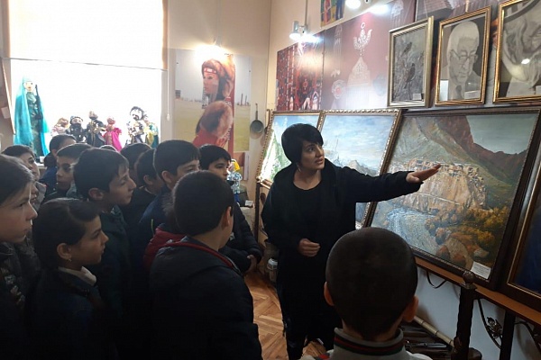 Выставка «Мир  талантов»