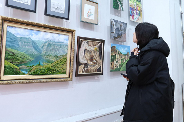 В Махачкале  открылась Республиканская выставка изобразительного искусства в рамках арт-проекта «Самородки»