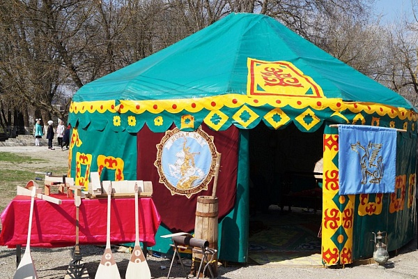 Праздник весны - Новруз-байрам.