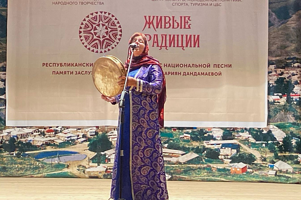 Республиканский фестиваль-конкурс национальной песни «Живые традиции» продолжает свою работу в городах и районах республики