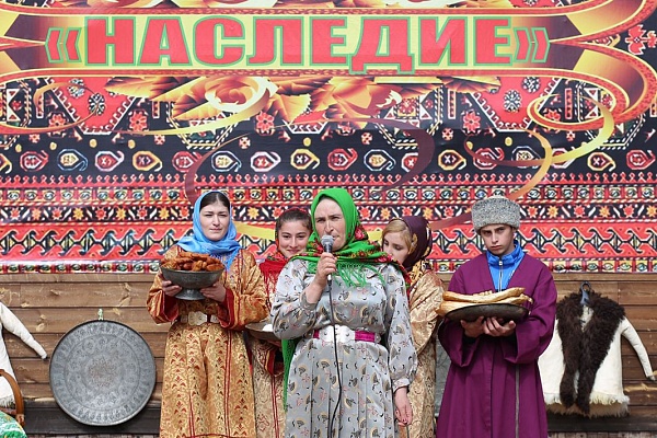28 сентября, в с. Вачи Кулинского района ярко и самобытно прошли    XXII  Республиканский  фестиваль  фольклора и традиционной культуры   «Наследие»  и праздник  канатоходцев