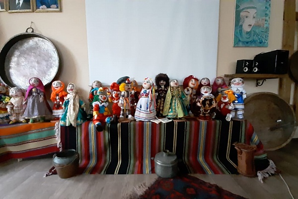 В рамках XIX Международного фестиваля фольклора и традиционной культуры «Горцы» в г.Каспийск на базе Центра традиционной культуры прошла выставка декоративно – прикладного искусства
