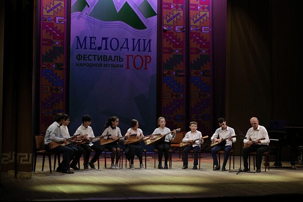 Сегодня, 5 апреля в Махачкале прошел фестиваль народной музыки «Мелодии гор»